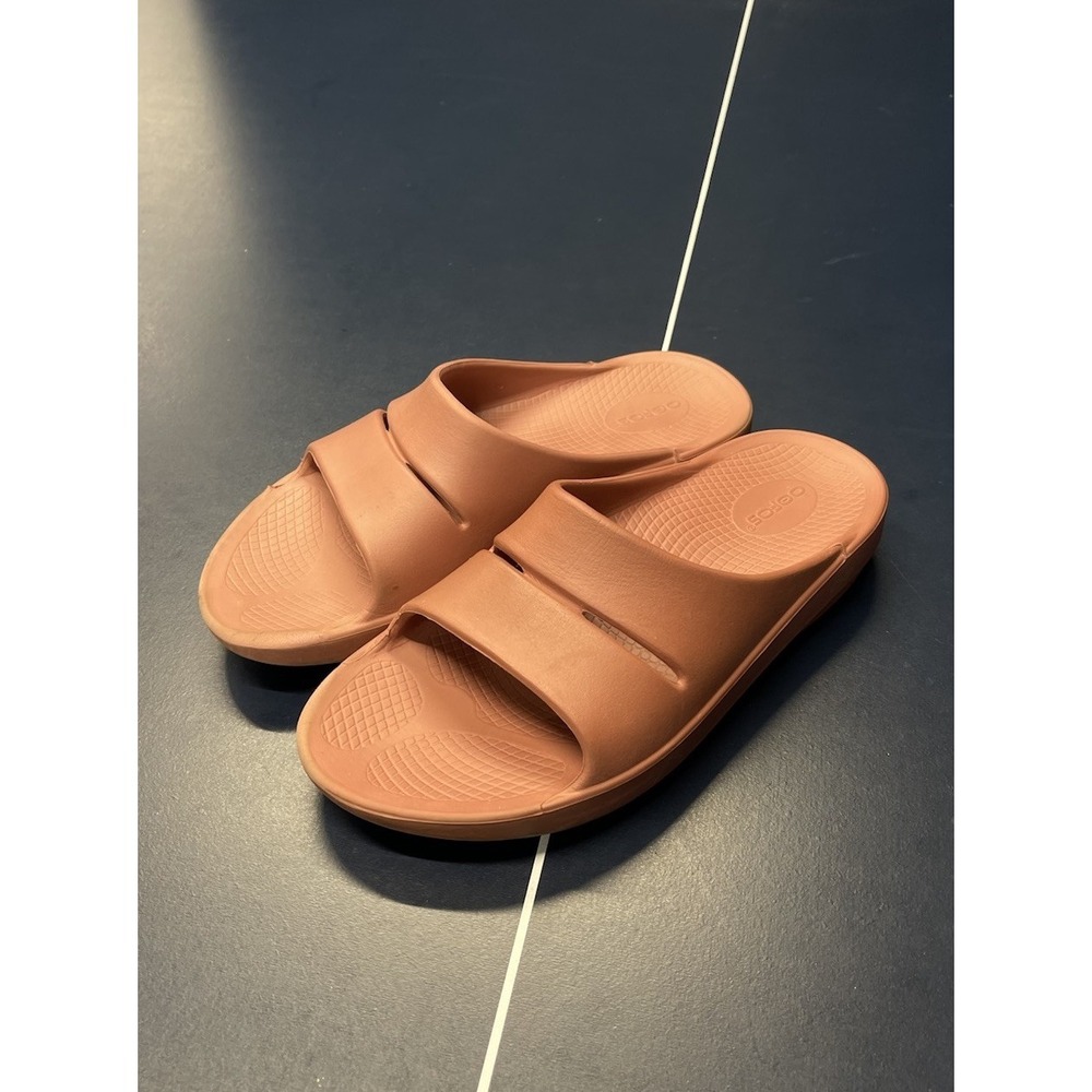 OOFOS OOahh Recovery Slide Sandal Women's 11 Men's 9 Orange Slip On